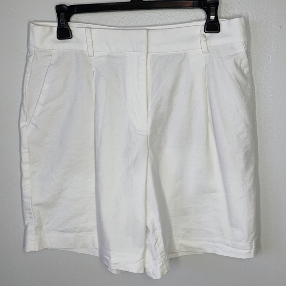 LOFT Peyton Trouser Shorts Womens 4 White Pleated 7" Inseam Mature Sophisticated - Picture 2 of 16